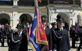 Modlitwa i służba &ndash; strażacy u Matki Bożej Kalwaryjskiej 12