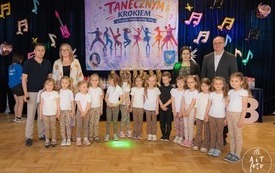 V Gminny Konkurs Taneczny w Zadąbrowiu 23