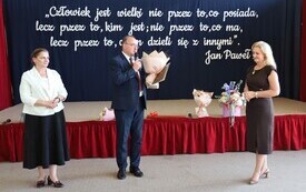 Nowy rok szkolny i zmiana Dyrektora w Szkole Podstawowej w Drohojowie 6